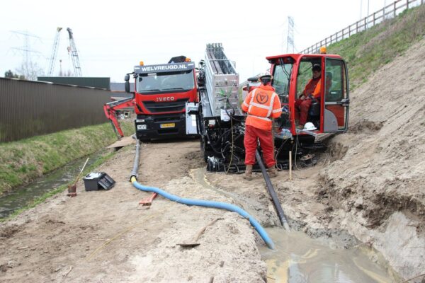 Gestuurde boring van 270m &#8211; Loenersloot