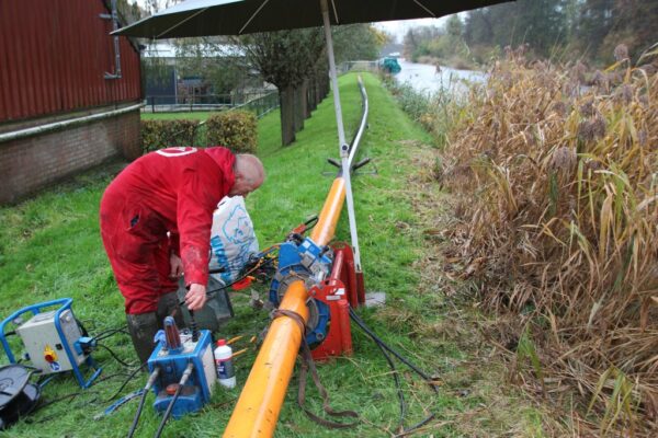 Nieuwe gasleiding; gestuurde boring &amp; spiegellassen